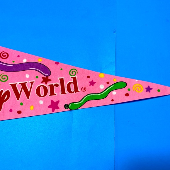 WALT DISNEY WORLD VTG 90’s MINNIE MOUSE PINK SOUVENIR PENNANT FLAG RARE LG 30” - Picture 4 of 13